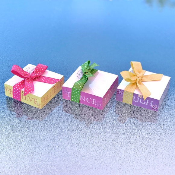 Lady Jayne Inspirational Self-Stick Notes ~ Set of 3 - Picture 2 of 6